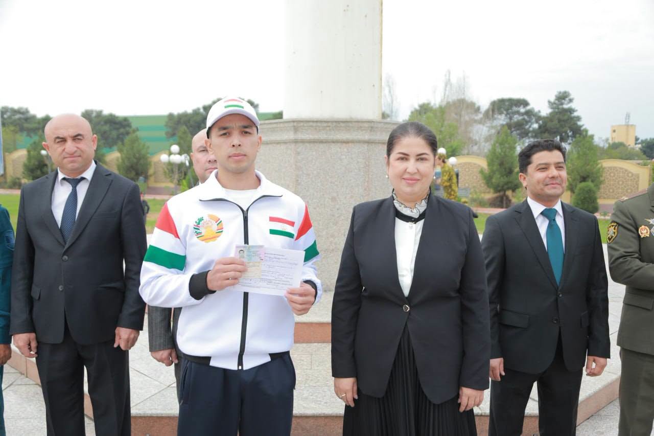 “WE ARE READY TO SACRIFICE OUR LIVES FOR THE MOTHERLAND!” — Ceremonial Send-Off of Young Volunteers in Buston